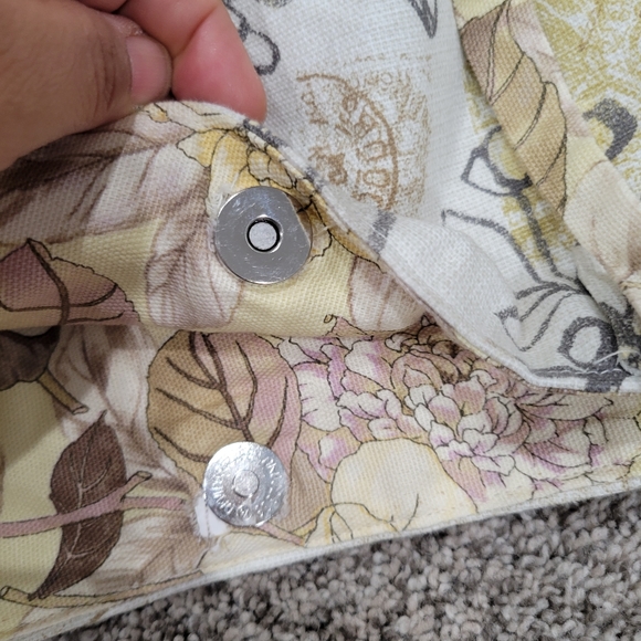 Cream & Yellow Floral Print Bag With Snap Closure - Picture 5 of 5